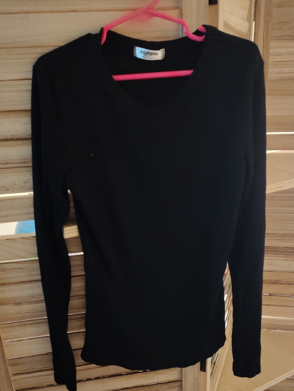 Women’s Black V-Neck Long Sleeve Top